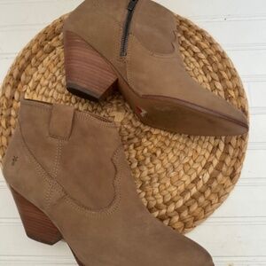 Frye Rory Leather Heeled Booties Tan 10